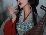 Embracing the New Sino-Chic Style:Qipao Womens Fashion and Modern Lovers Attire