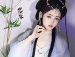 Authentic Ming-Style Hanfu with Horseface Skirt:A Closer Look