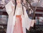 A Summer Tale of a 8-Year-Old Girl in Traditional Tang-Style Chinese Hanfu