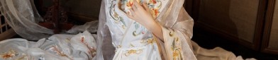 Tall Elegance in Neo-Chinese Cheongsam Qipao