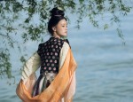 The Splendor of Tang-Era Hanfu:The披上袄 as a Symbol of Cultural Heritage