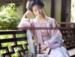 Revisiting Hanfu:The Revival of Traditional Chinese Clothing