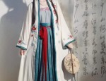 The Complete Set of Ming-Style Cloud-Patterned Collar Hanfu with Cloud-Shoulderpiece