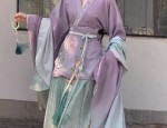 Red Neo-Chinese Cheongsam as a Toast-Wearing Attire:A Blend of Tradition and Modernity