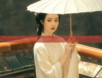 A 12-Year-Old汉服女童 Radiates with Fairy-Like Charm