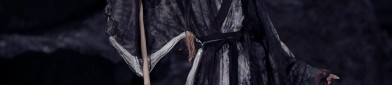 The Elegance of a Black毛衣with a Horseface Skirt