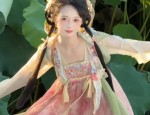 The Enchanting Charm of Xiangyun Silk Cotton Cheongsam