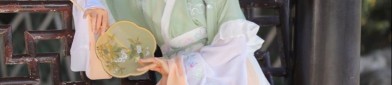 The Charm of Medium-Long Cheongsam:A Traditional Elegance