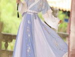 Daily Silk Cheongsam Experience:Comfort and Elegance