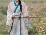 Cloud Dream Silk:The Revival of Hanfu Traditional Chinese Clothing