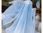 The Elegance of Low-Cut Horseface Skirts:A Cultural Exploration