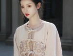 Plus Size Split-Fork Cheongsam:Embracing the Beauty of a Traditional Icon