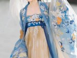 Red-Lined Horseface Skirt:A Closer Look into Its Beauty and Significance