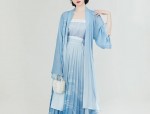 Horse Riding and Hanfu Fashion:A Blend of Ancient Tradition and Modern Elegance