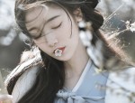 Ancient Charm of the Confident Hanfu-Dressed Elementary School Girl