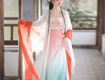 Ethereal Green of Hanfu:The Enchanting Beauty of Traditional Chinese Clothing
