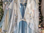Li Bais Hanfu Style in Childrens Fashion:An Insight into Traditional Chinese Culture