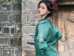 The Splendor of Song Dynastys Round-necked Hanfu:A Journey into Traditional Chinese Clothing