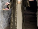 The Dark-Patterned Yarn Maan Skirt:A Blend of Traditional Craftsmanship and Modern Elegance