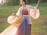 Reimagining the Cheongsam:A Modern,Youthful Version for the Petite Figure