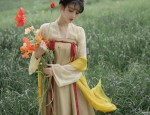 The Enchantment of High Heels and Cheongsam:A Stylish Fusion of Tradition and Modernity