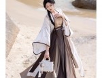 Winter Coats and Horseface Skirts:A Guide to Stylish and Warm Matches