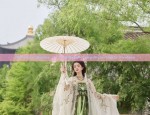 Embracing the Elegance of Black New-Style Chinese Cheongsam