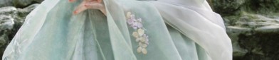 Chinese-Style Xiuqiao Cheongsam:A Blend of Tradition and Modernity
