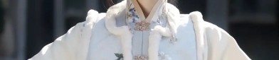 Ethnic Splendor:The Revival of Traditional Hanfu Fashion