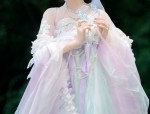 Beauty in a Scroll:The Splendor of Hanfu,Traditional Chinese Fashion in an Artistic Perspective