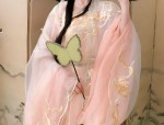 The Girl in a Splendid Hanfu Skirt:A Journey into the World of Traditional Chinese Elegance
