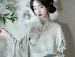 Elegant Hanfu Jacket paired with Vibrant Red Horse-Face Skirt:A Fashion Fusion