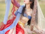 Embracing the Traditional:蚀骨旗袍与遮肚大肚子之美