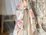 The Elegance of the Low-Hemisphere Horseface Skirt
