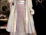 The Enchantment of Silk Cheongsam:Unraveling the Mystery of Silkworm Silk