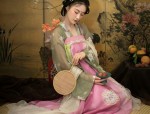 Maternal and Child Summer Fashion:Exploring Traditional Hanfu in Mother-Son Duo
