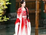 Camellia Splendor:The Elegance of a Horse-Face Skirt