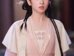 A Review on the Mamen Skirt and its Yellowish-Beige Top