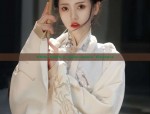 White Hanfu:A Supernatural Elegance