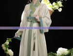 Spring Cheerful Mother-in-Law in Cheongsam:A Tale of Traditional Elegance