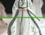 Traditional Chinese-Style 盘扣-Inspired Cheongsam Blouse with a Modern Twist