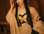 Short-Style Golden Silk Qipao with Cheongsam Charm