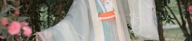 Reinventing the Cheongsam for Petite Women:The Shortened Version