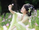 The Embracing Charm of Qipaos Tight-fitting and Waist-cinching Design