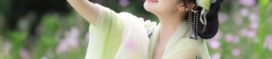 The Embracing Charm of Qipaos Tight-fitting and Waist-cinching Design