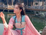 Children in Champagne-Colored Hanfu:The Splendor of Traditional Chinese Fashion