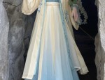 The Elegant Combination of a Horseface Skirt with a V-neck Top