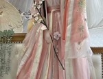 Ethereal Green of Hanfu:The Enchanting Beauty of Traditional Chinese Clothing