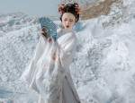 Reconstructing the Elegance of Song Dynasty Hanfu:A Womans Perspective
