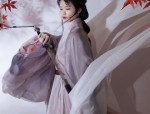 The Short-Sleeve Shirts and Horseback Skirt:A Blend of Fashion and Tradition